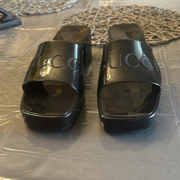 Gucci Rubber Mules in great condition - Picture 5 of 11